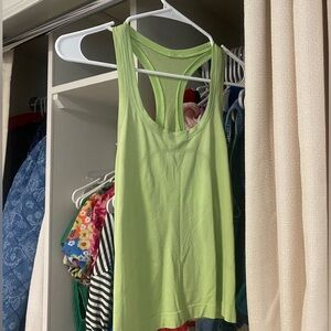 Lululemon tank!